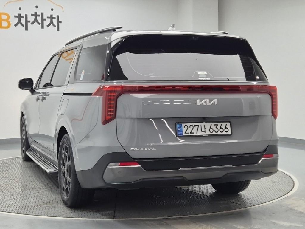 KIA Carnival - Vista 4