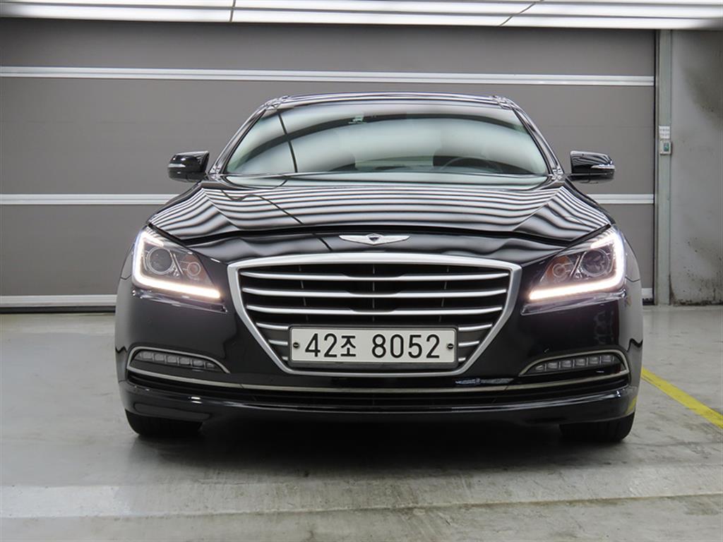 HYUNDAI Genesis - Vista 2