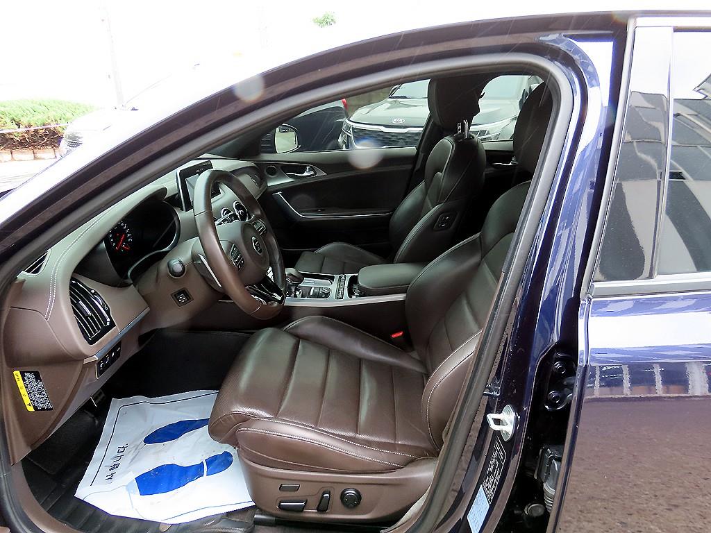KIA Stinger - Vista 5
