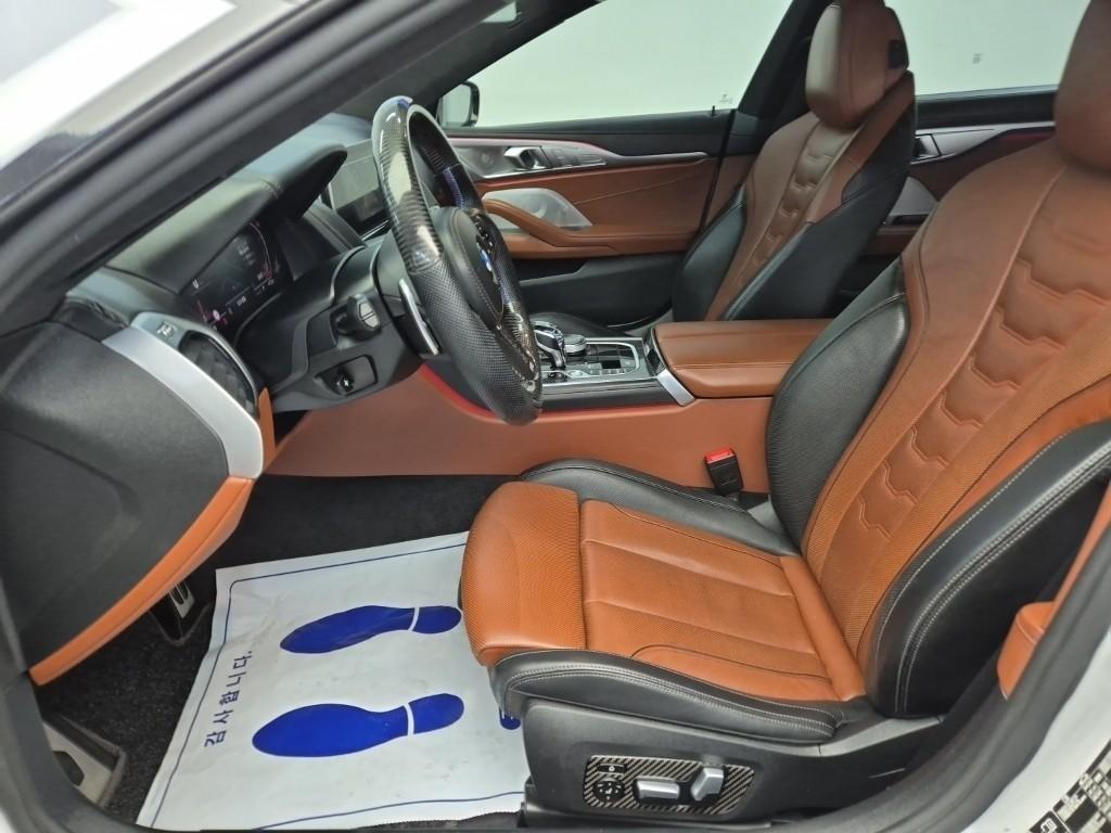 BMW 8 Series - Vista 11