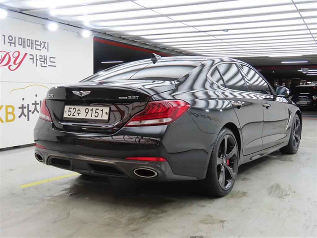 Genesis G70 - Vista 4
