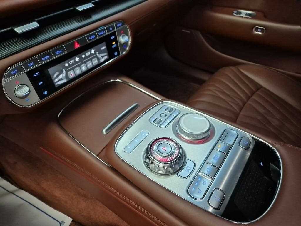 Genesis G90 - Vista 8