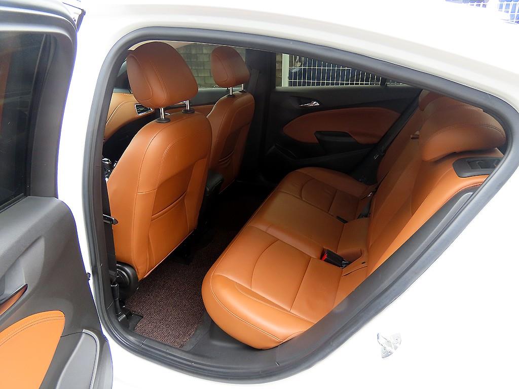 Chevrolet Cruise - Vista 6