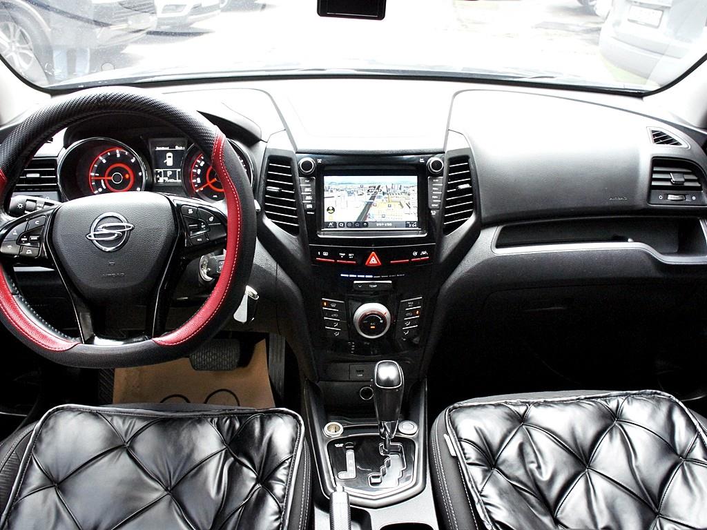 Ssangyong Tivoli - Vista 12