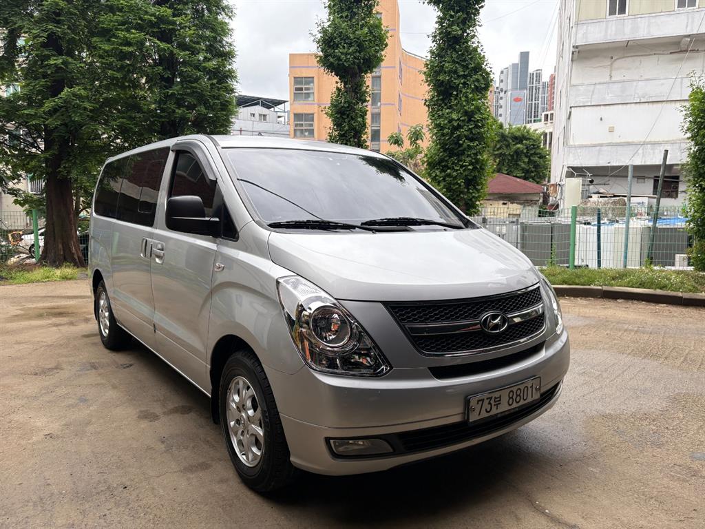 HYUNDAI Starex 2009 Plateado - Importación desde Corea - HF Imports Iquique - Foto 1