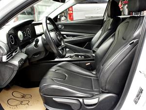 HYUNDAI Avante - Vista 10
