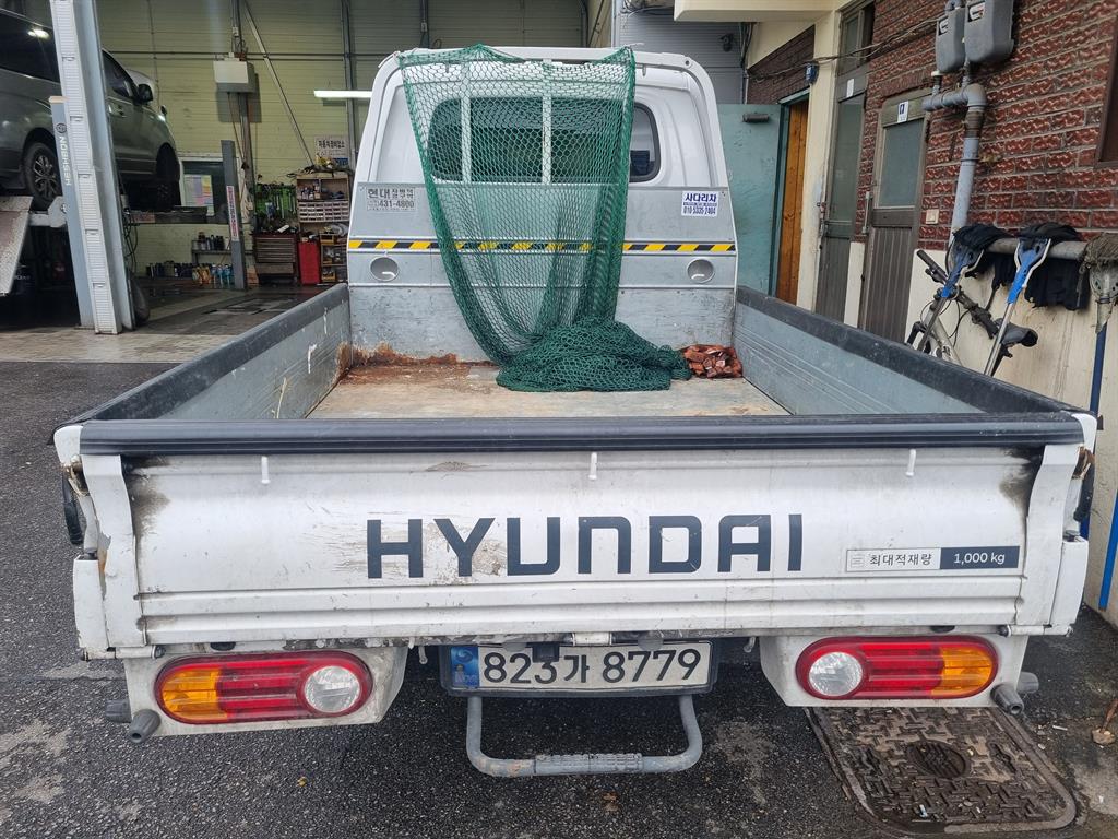 Small Truck Cargo (small) - Vista 3