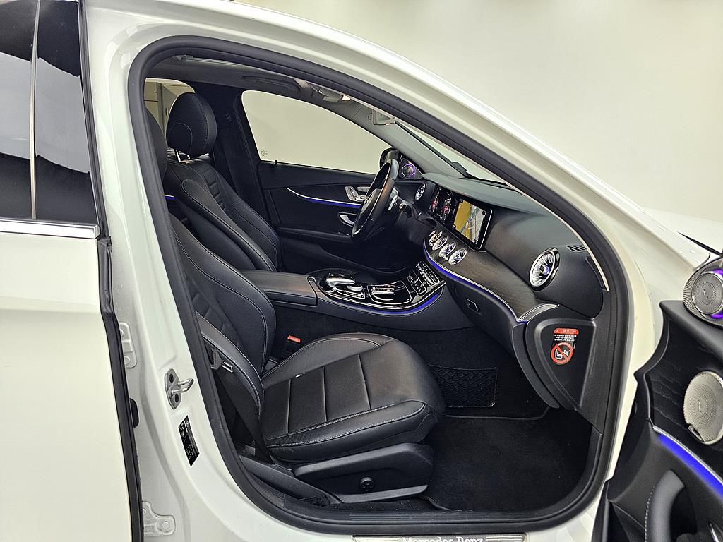 Mercedes Benz E class - Vista 10