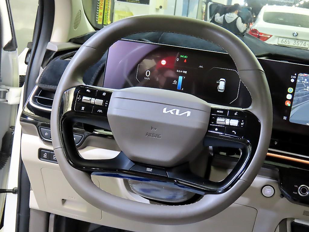 KIA Carnival - Vista 8
