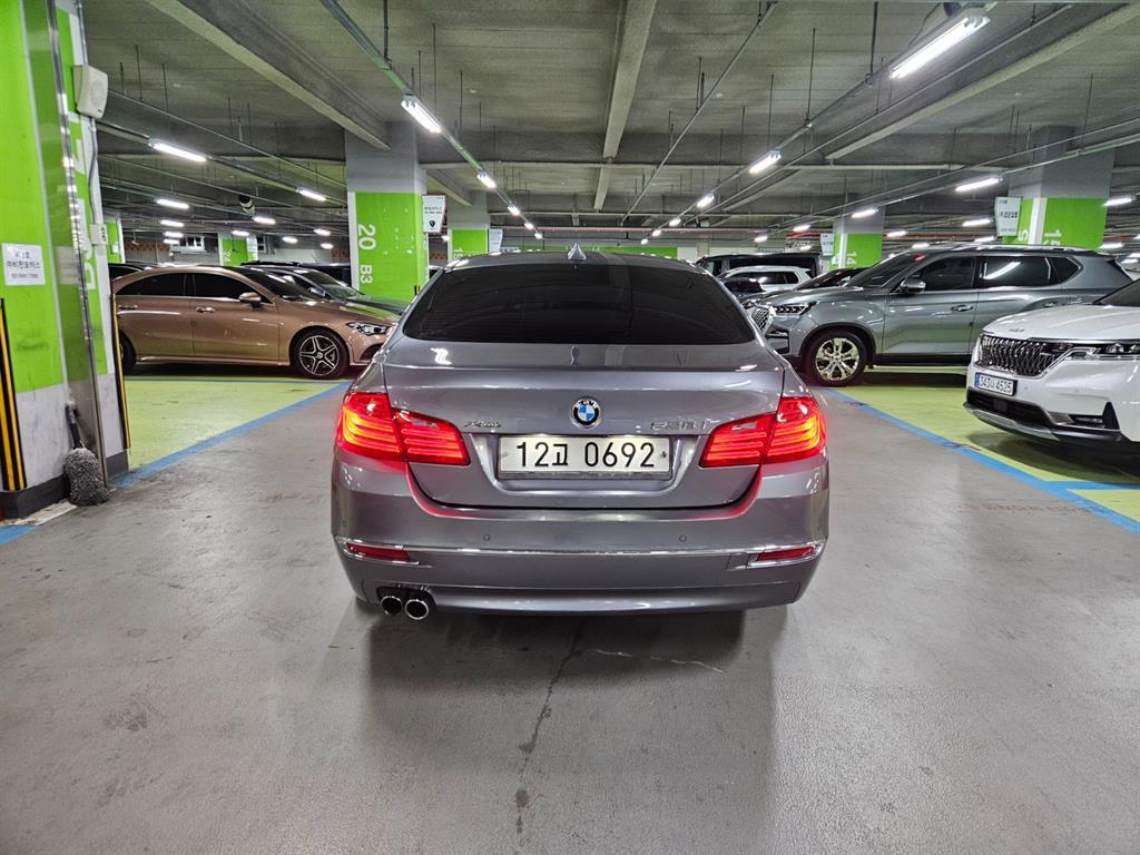 BMW 5 Series - Vista 4