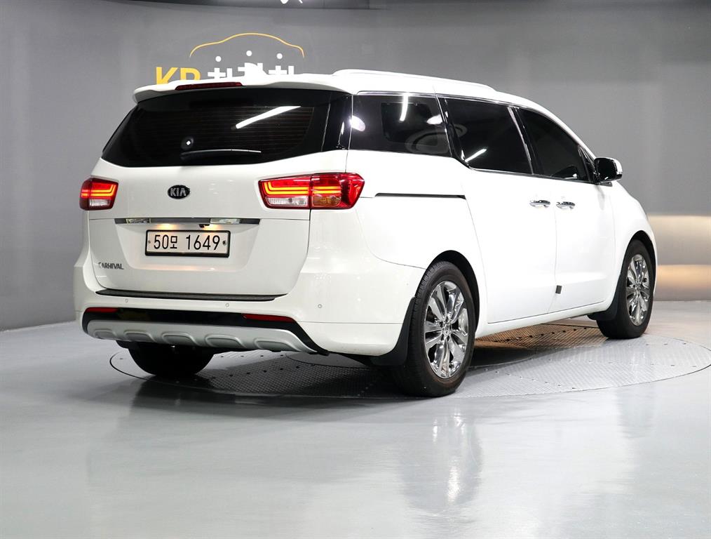 KIA Carnival - Vista 3