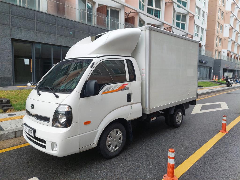 Small Truck Refrigerator Box(High Deck) 2019 Blanco - Importación desde Corea - HF Imports Iquique - Foto 1