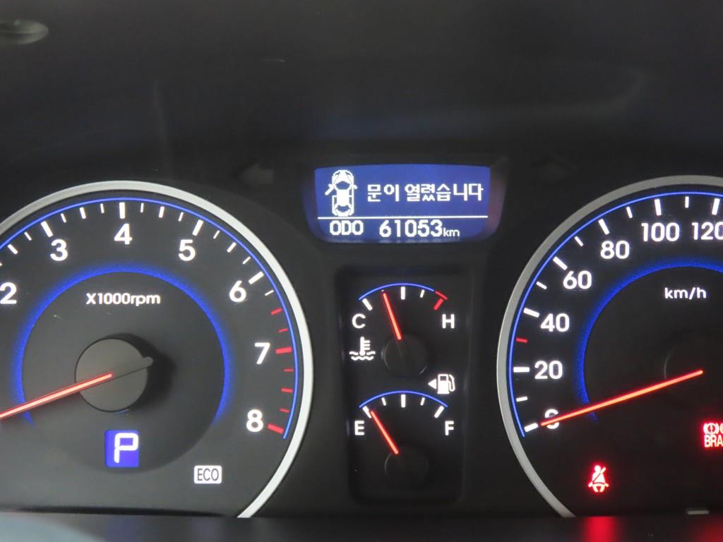 HYUNDAI Avante - Vista 8