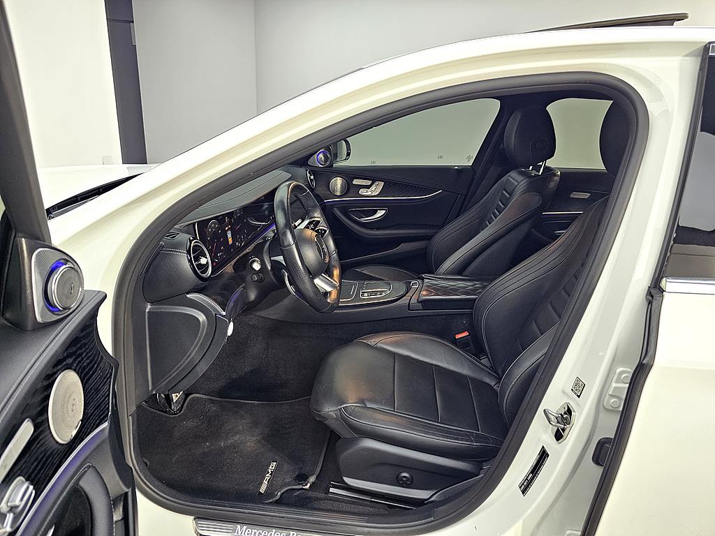 Mercedes Benz E class - Vista 8