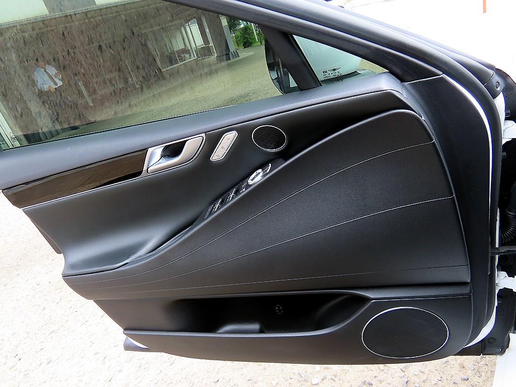 Genesis G80 - Vista 12