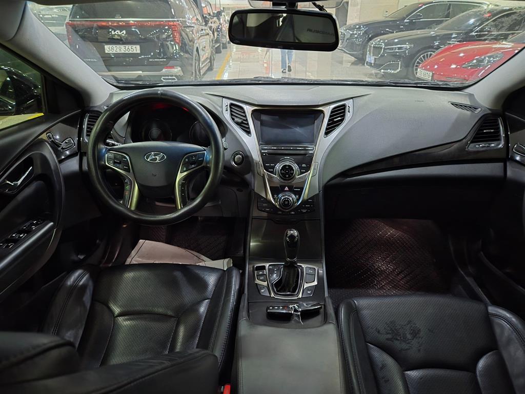 HYUNDAI Grandeur - Vista 9