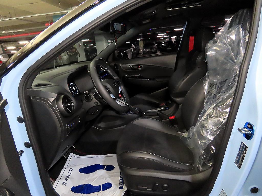 HYUNDAI Kona - Vista 6