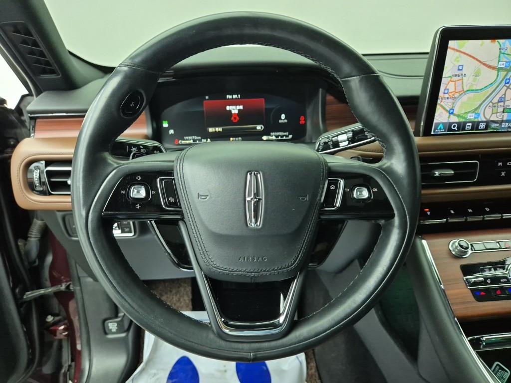 Lincoln Aviator - Vista 9
