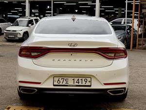 HYUNDAI Grandeur - Vista 6