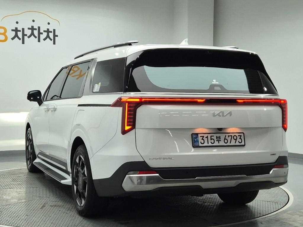 KIA Carnival - Vista 2