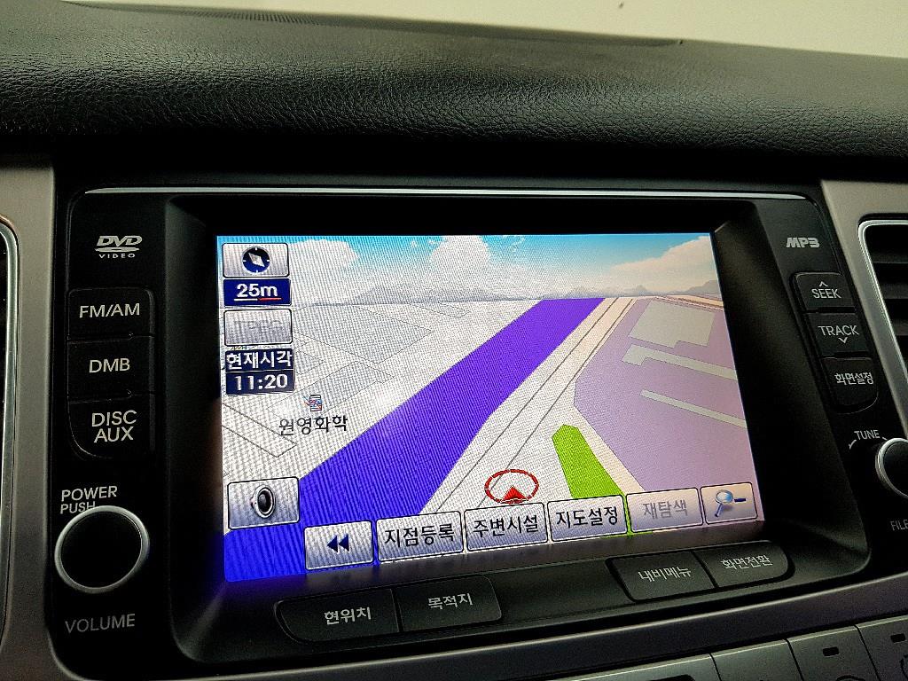 HYUNDAI Genesis - Vista 11