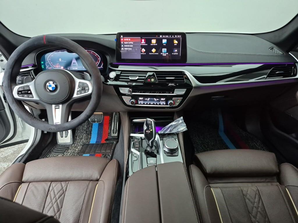 BMW 5 Series - Vista 5