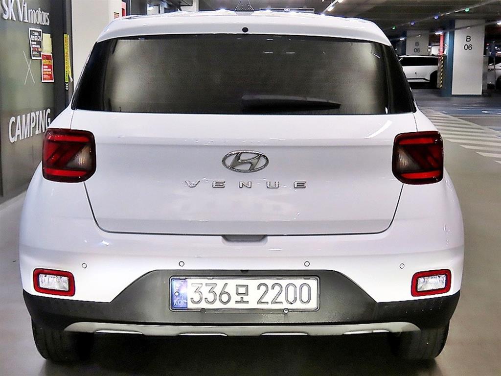 HYUNDAI Venue - Vista 5
