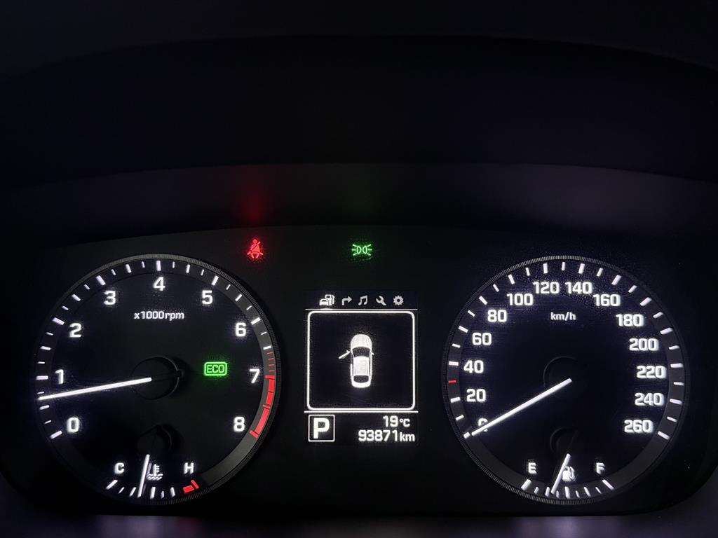 HYUNDAI Sonata - Vista 12