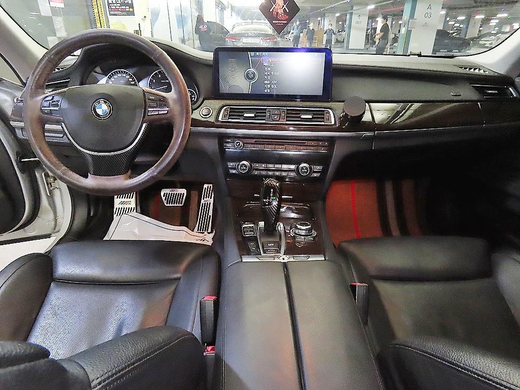 BMW 7 Series - Vista 10