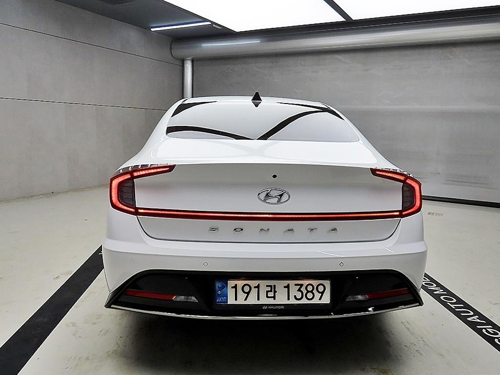 HYUNDAI Sonata - Vista 3