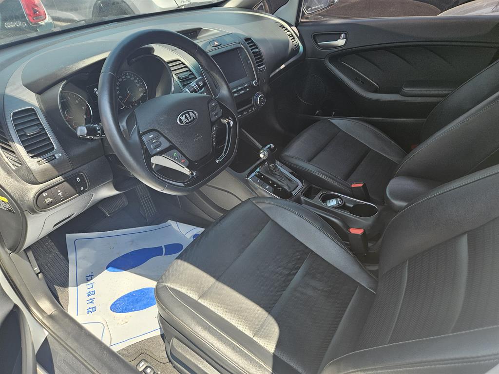 KIA K3 2018 Blanco - Importación desde Corea - HF Imports Iquique - Foto 17