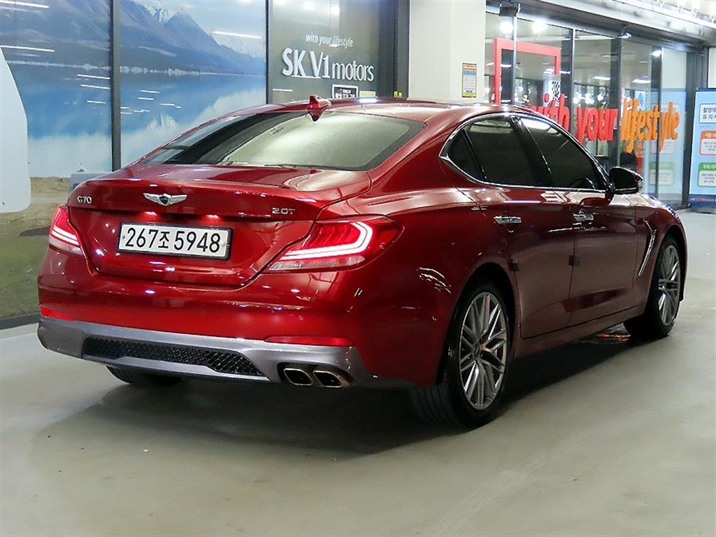 Genesis G70 - Vista 4