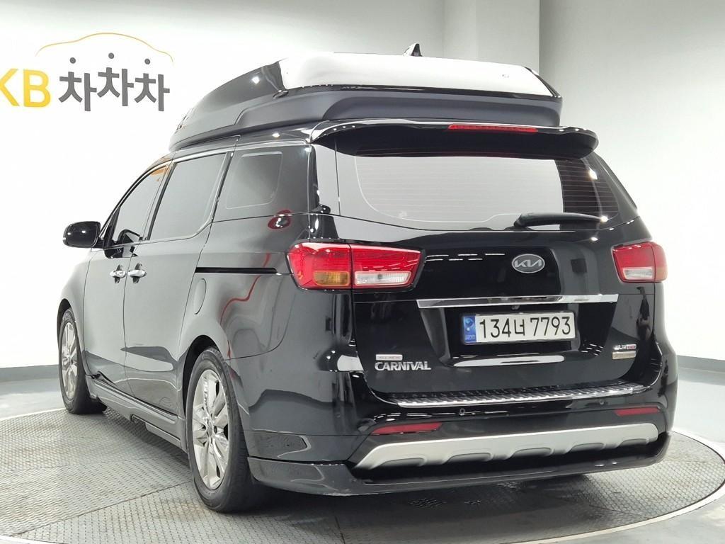 KIA Carnival - Vista 2