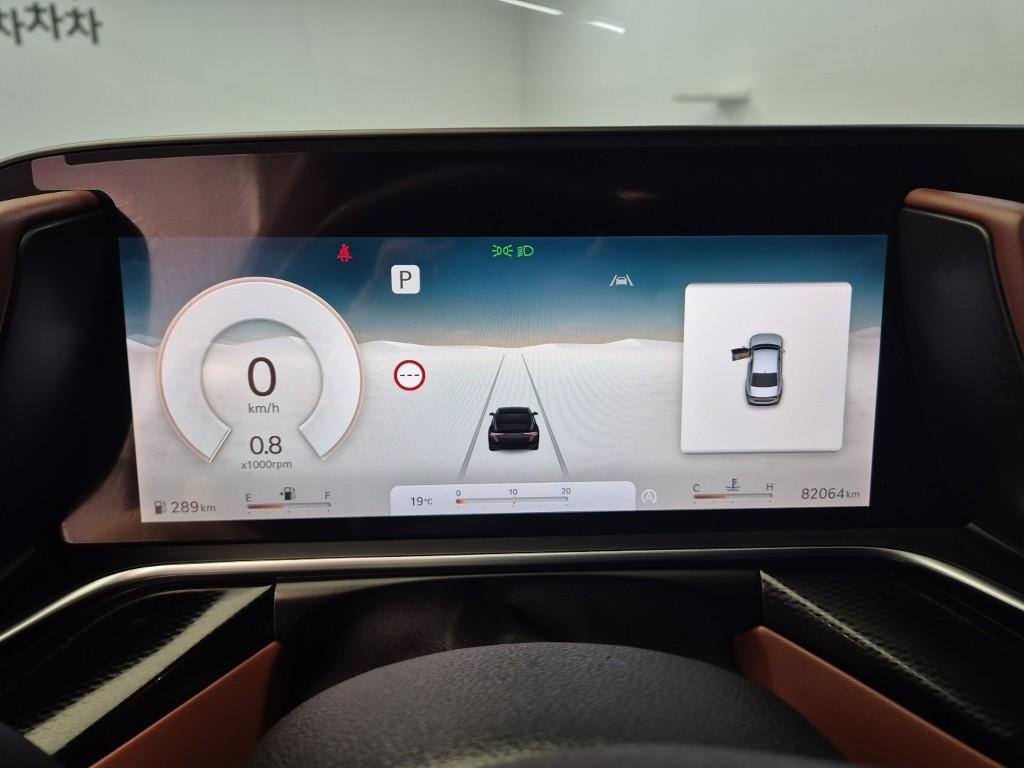 Genesis G90 - Vista 6