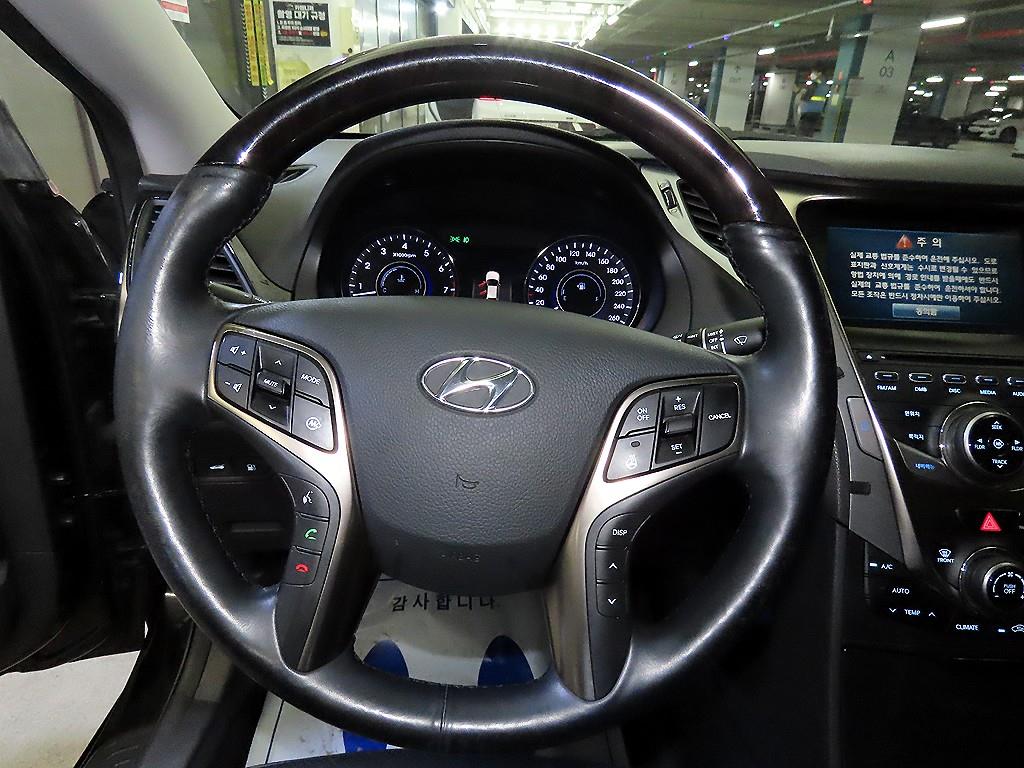 HYUNDAI Grandeur - Vista 8