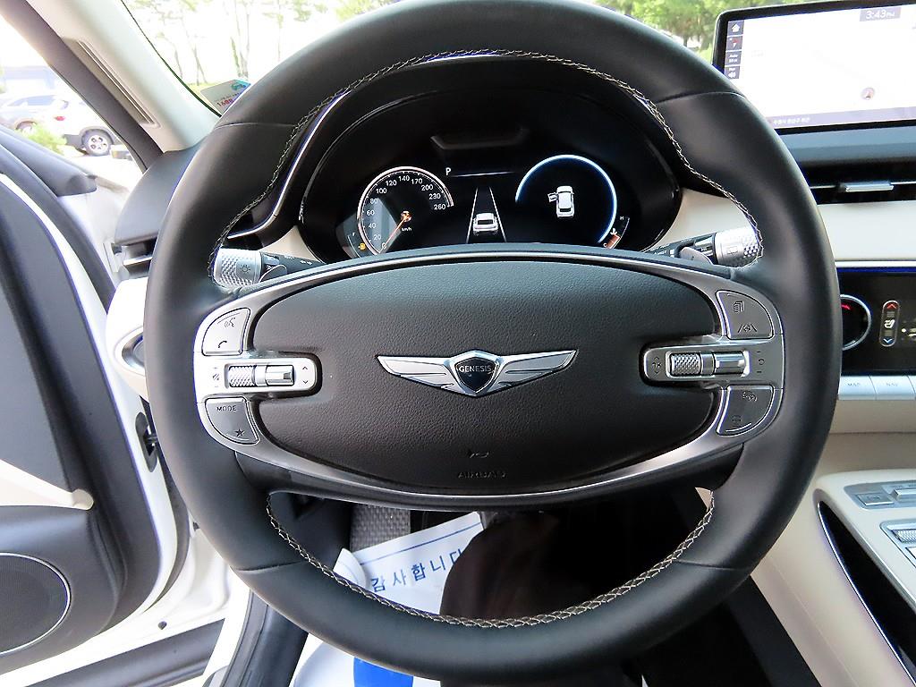 Genesis GV70 - Vista 8