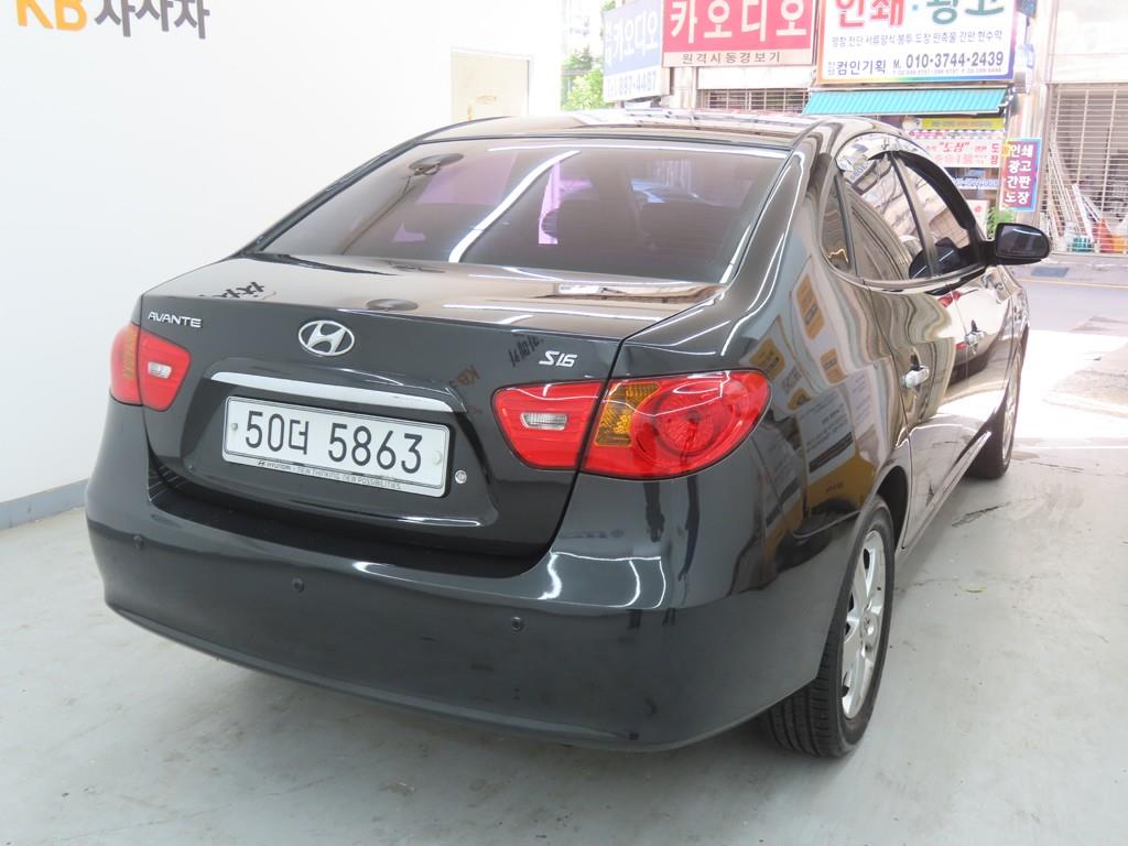 HYUNDAI Avante - Vista 3