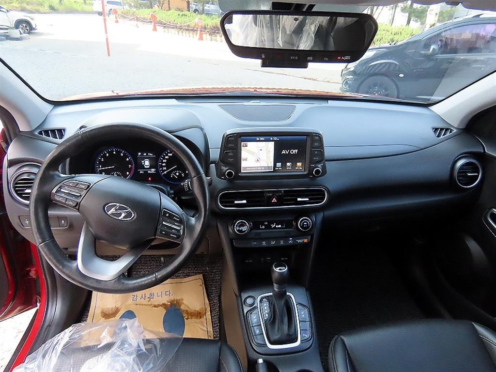 HYUNDAI Kona - Vista 7