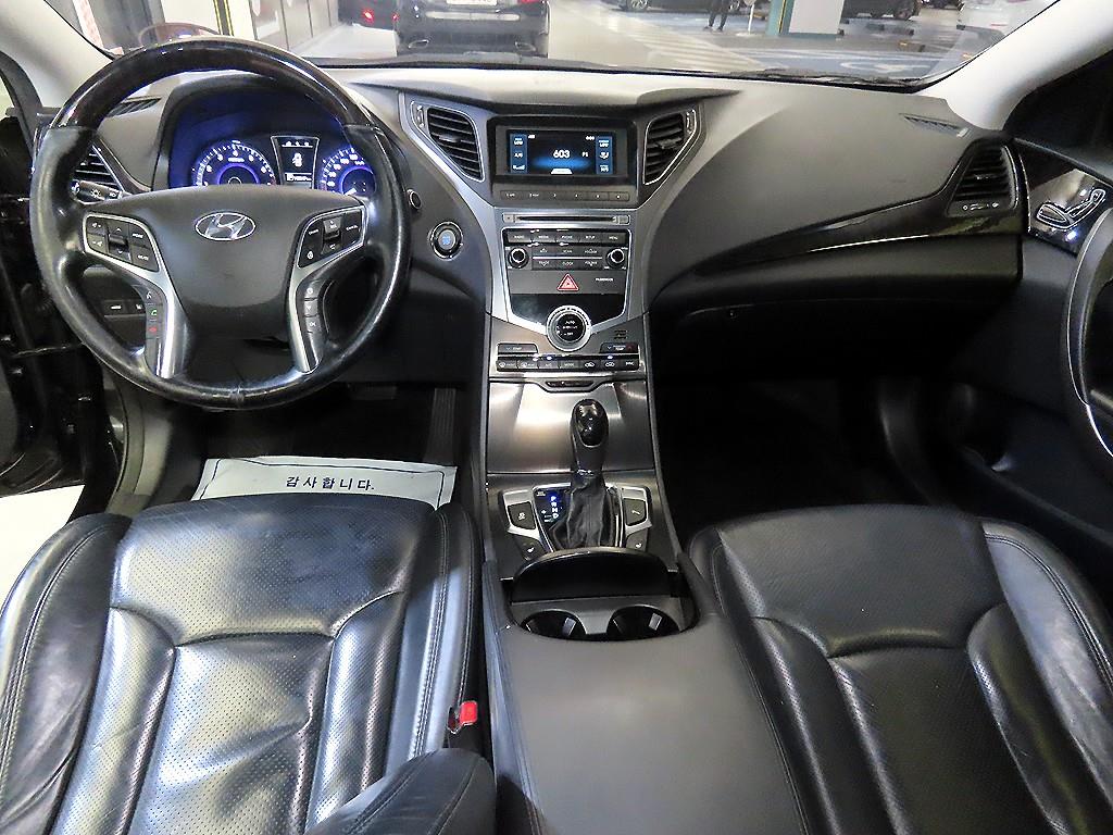 HYUNDAI Grandeur - Vista 10
