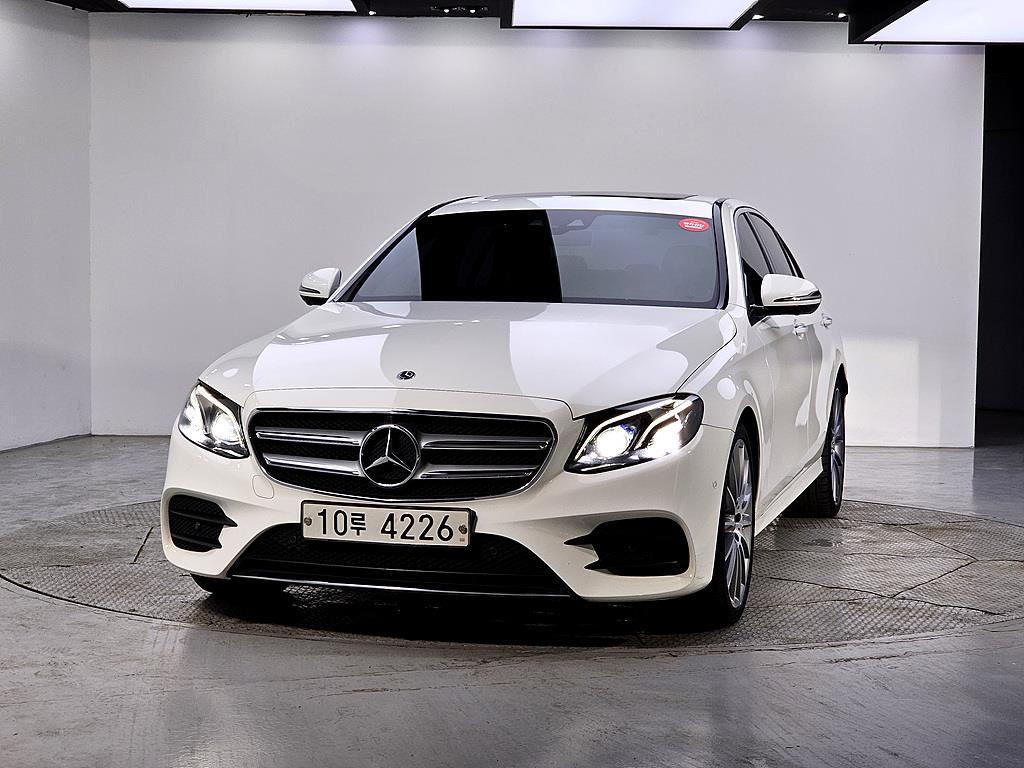 Mercedes Benz E class - Vista 2