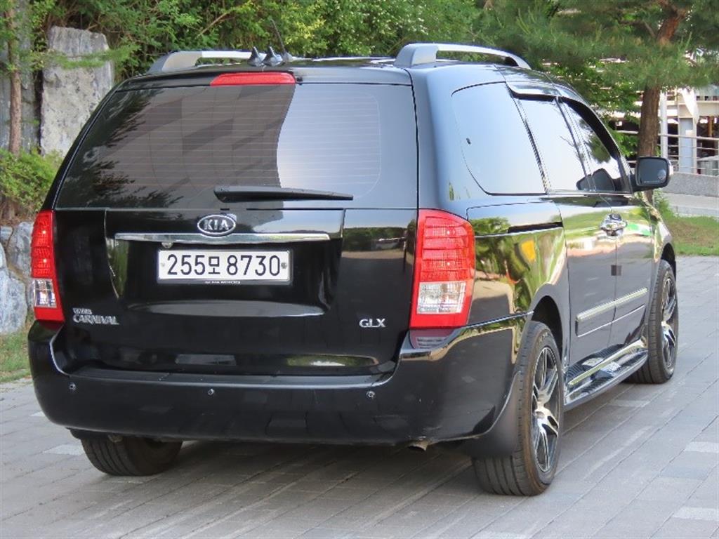 KIA Carnival - Vista 5