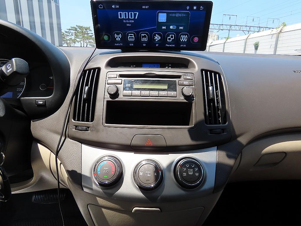 HYUNDAI Avante - Vista 12