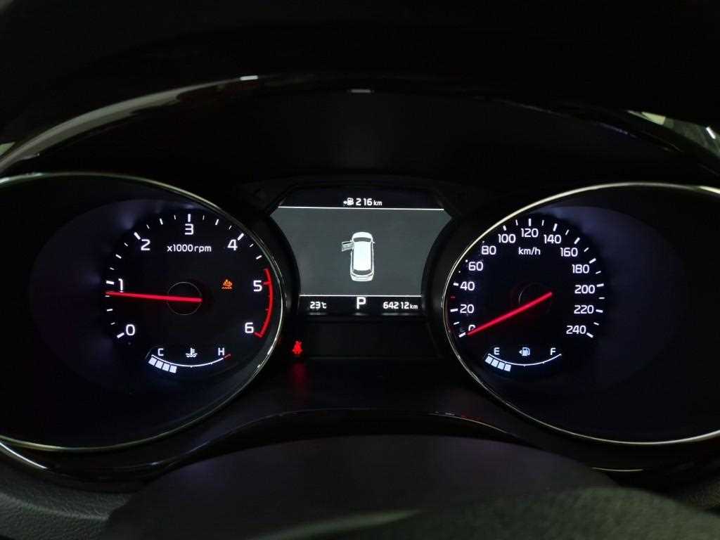 KIA Carnival - Vista 6