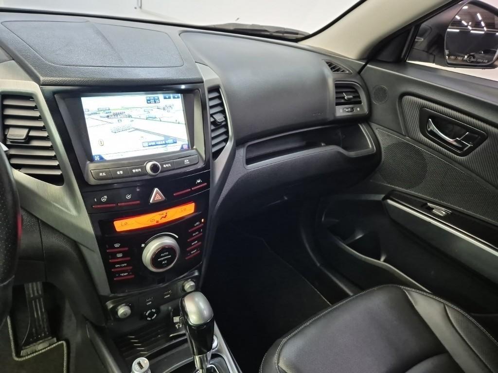 Ssangyong Tivoli - Vista 10