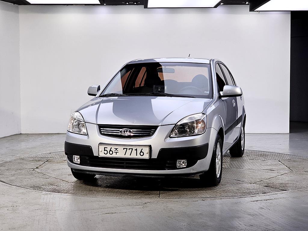 KIA Pride - Vista 2