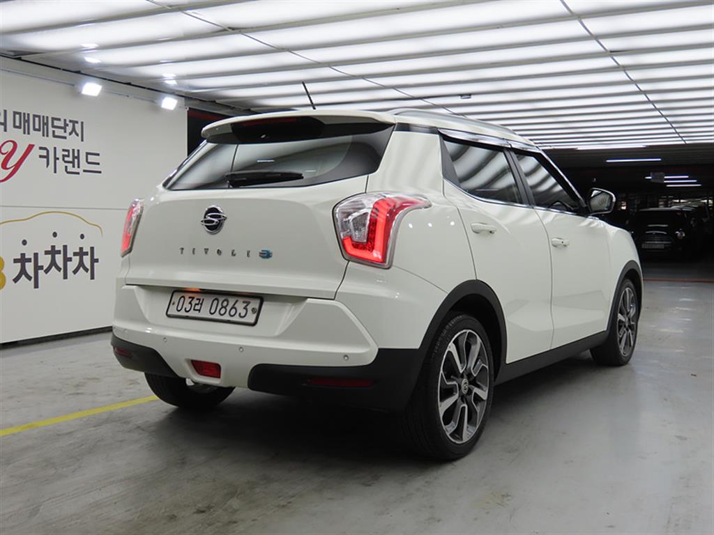 Ssangyong Tivoli - Vista 4