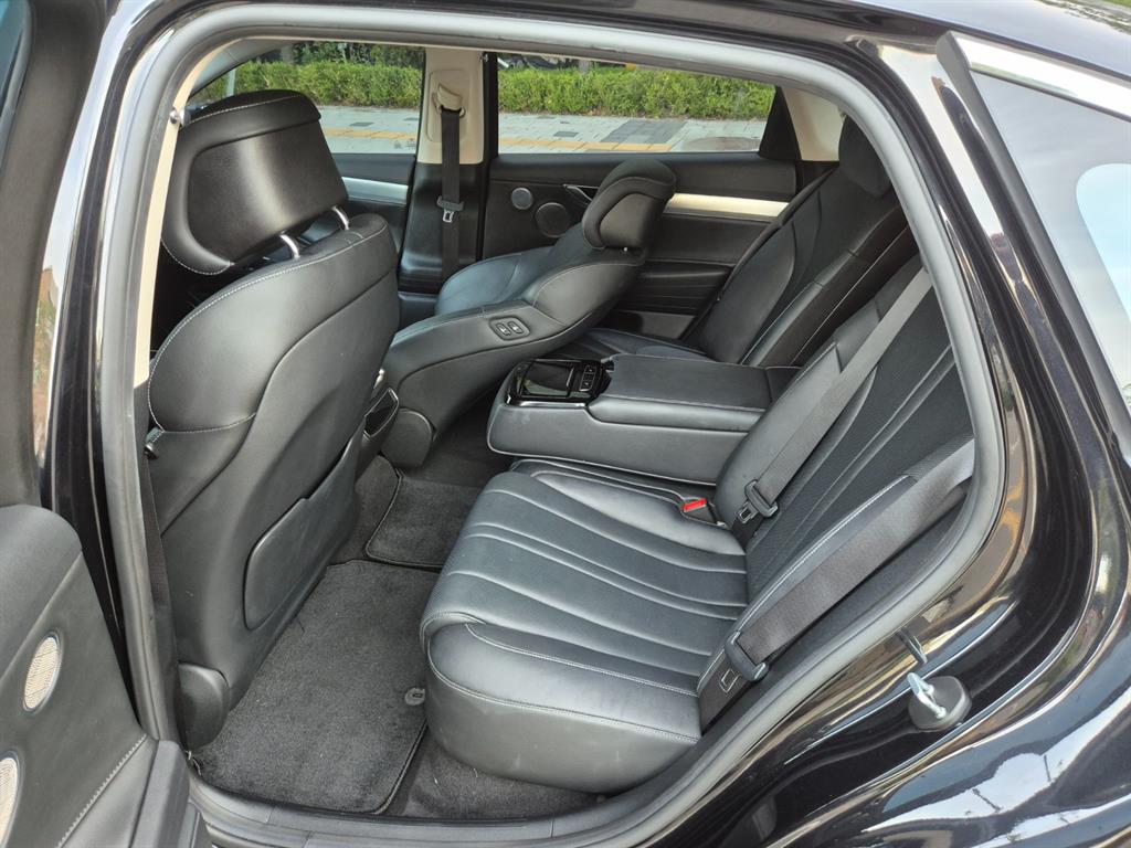 Genesis G80 - Vista 8