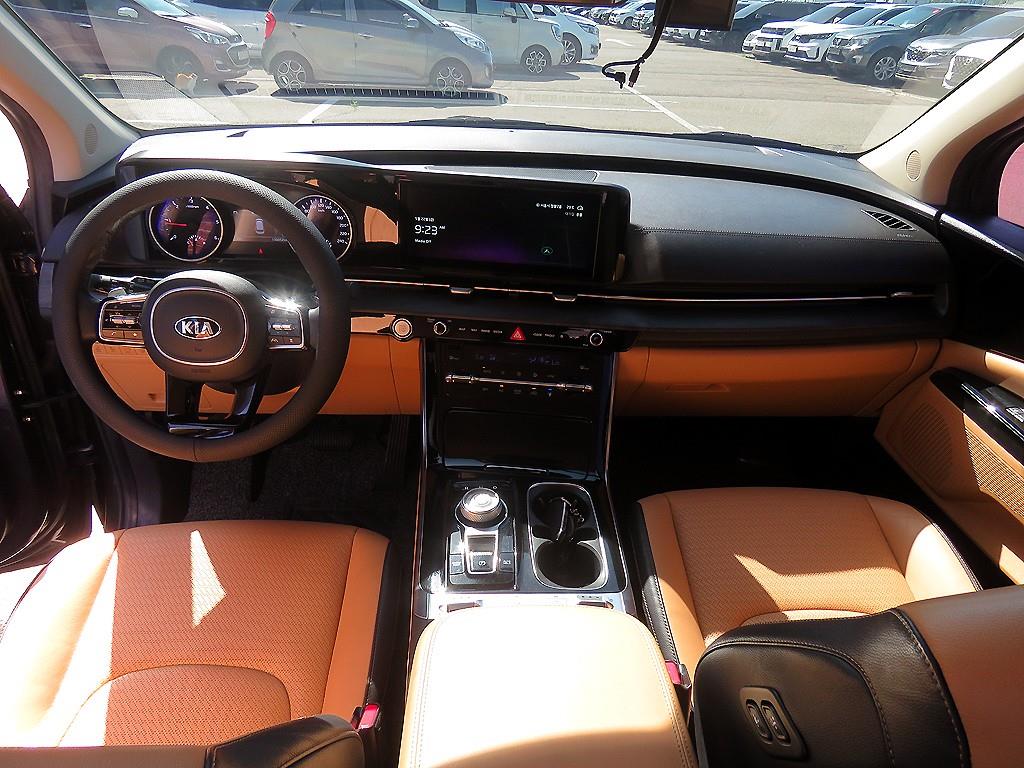 KIA Carnival - Vista 9
