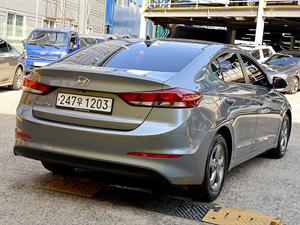 HYUNDAI Avante - Vista 8