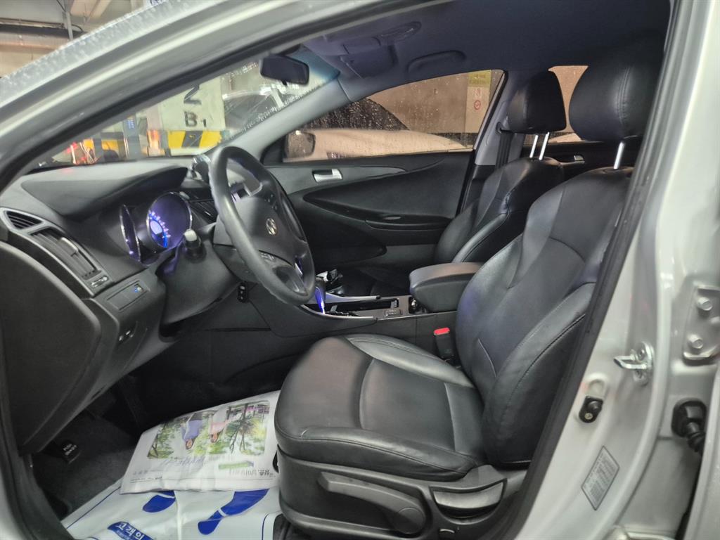 HYUNDAI Sonata - Vista 9